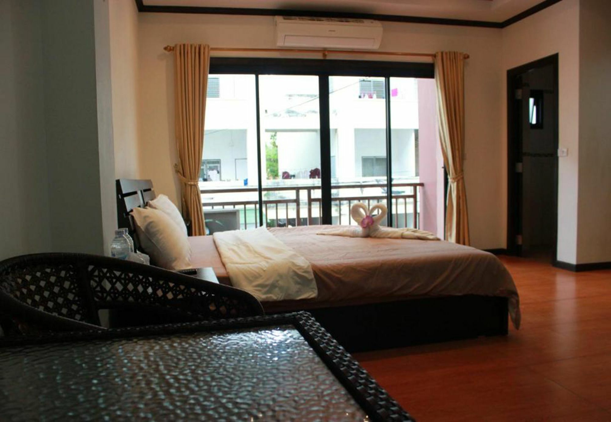 K&J Apartment Ban Nong Tabaek Exteriör bild